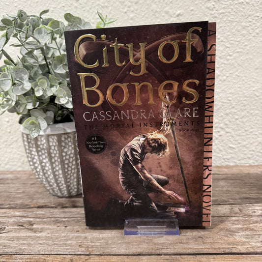 City of Bones: The Mortal Instruments #1